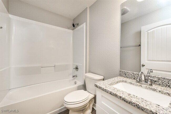 Foto del edificio - 913 NE 36th Ln