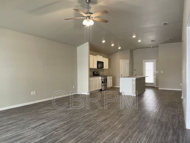 Building Photo - 2130 N Texas Ave