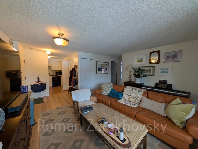 Building Photo - 25 Webster Ave