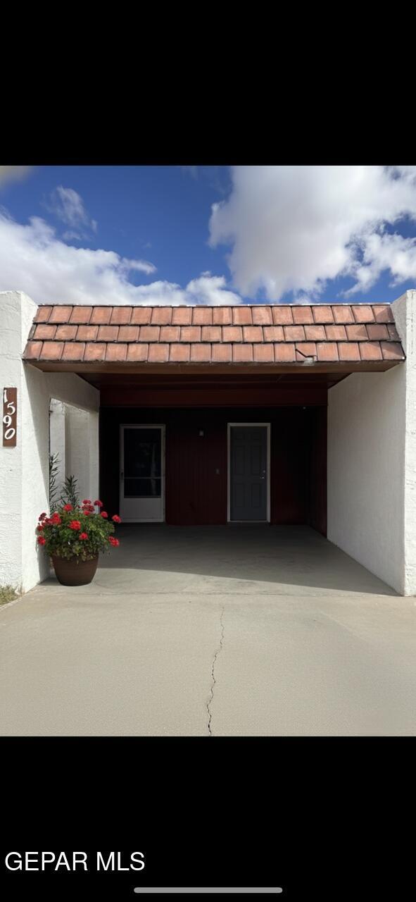 Building Photo - 1590 Hartsdale Dr