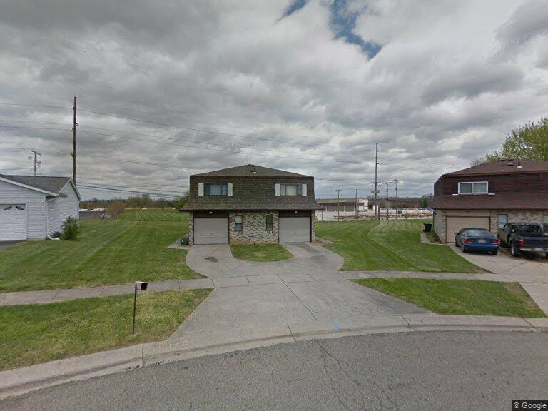 Primary Photo - 658 E Crest Dr