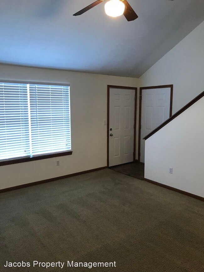Foto del edificio - 2607-2609 Northampton Dr