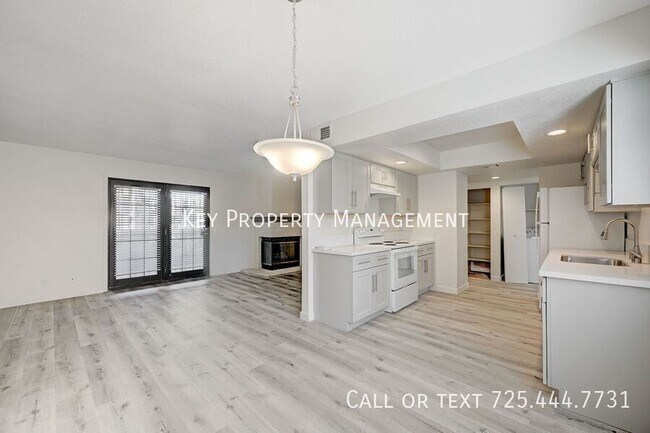 Foto del edificio - COMPLETELY REMODELED 2 BEDROOM 2 BATH COND...