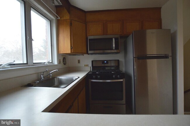 Building Photo - 104 Valley Forge Terrace