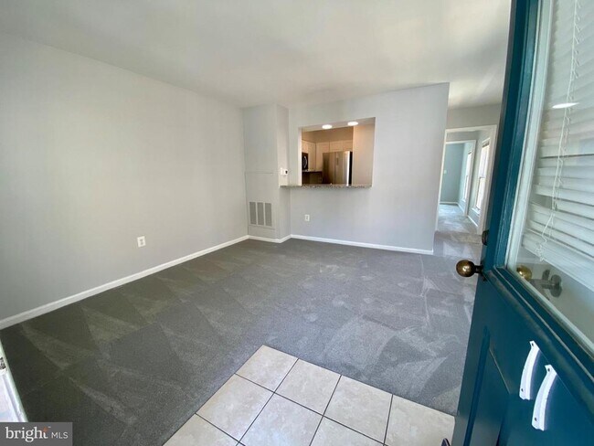 Foto del edificio - 4733 Bradley Blvd