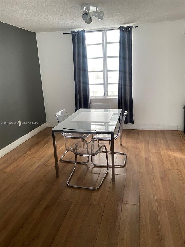 Foto del edificio - 1732 Meridian Ave