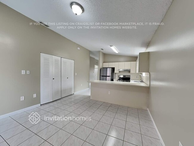 Building Photo - 12378 NW 98th Ave