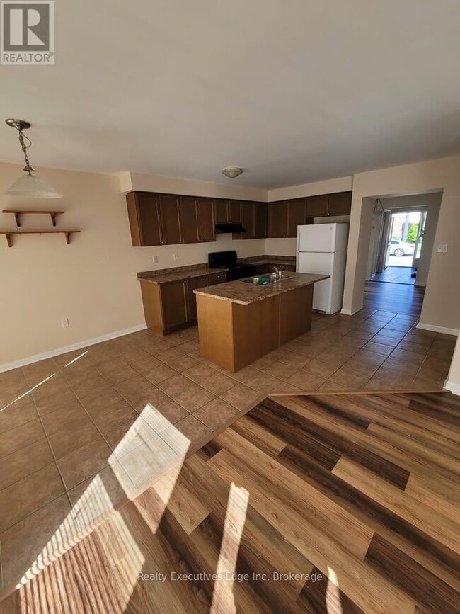 Building Photo - 384 Garth Massey Dr