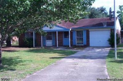 Primary Photo - 208 Jet Ct NW