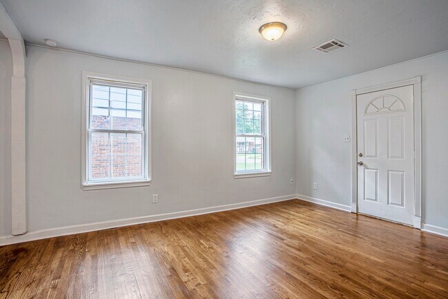 Foto del edificio - 1105 E Lockheed Dr