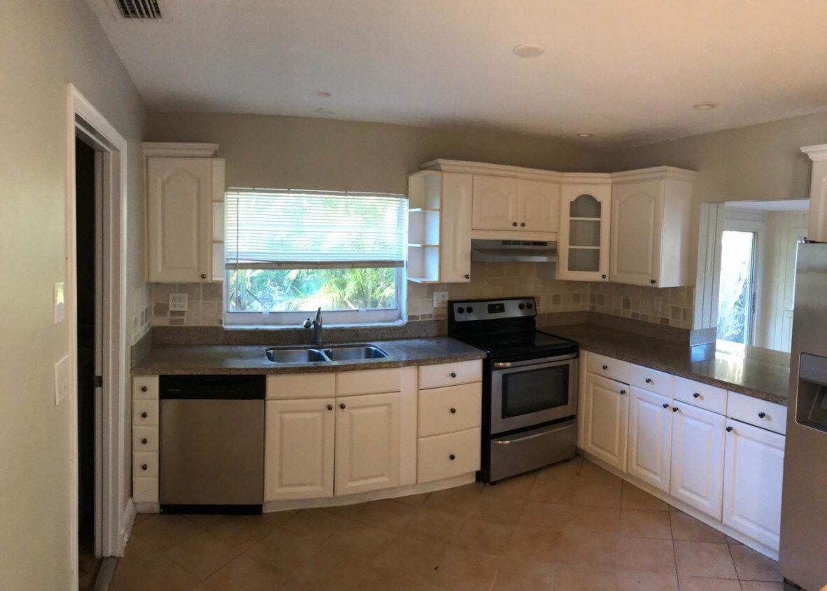 Building Photo - 22788 SW 65th Way