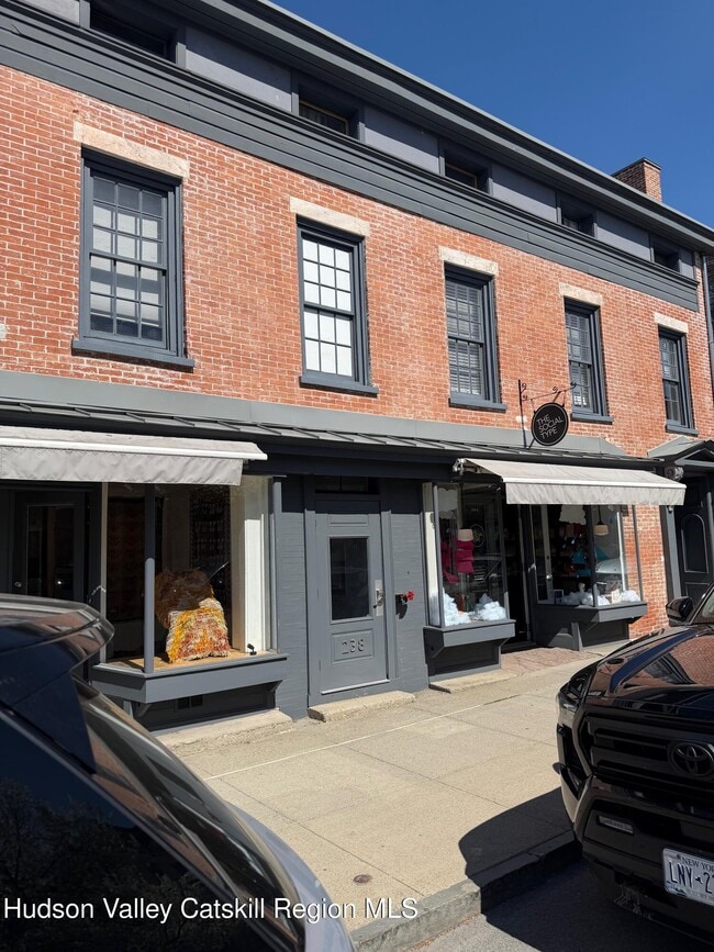 Building Photo - 238 Warren St