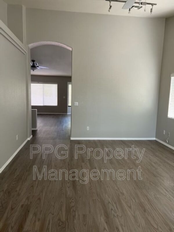 Building Photo - 18053 N 111th Dr