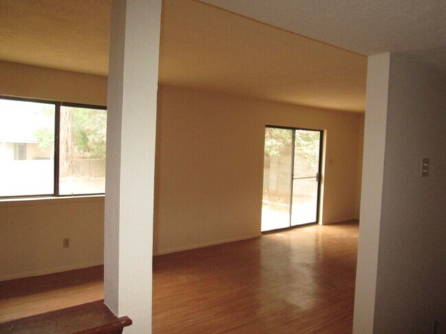 Foto del edificio - Available Now In Taylor Ranch!