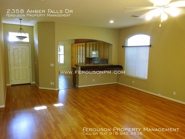 Foto del edificio - 2358 Amber Falls Dr