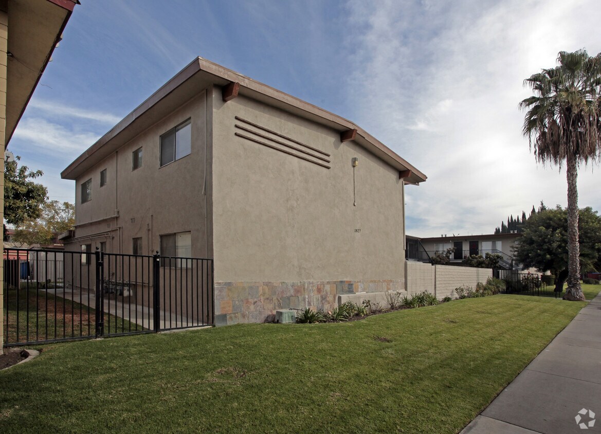 Building Photo - 1821 W Sallie Ln