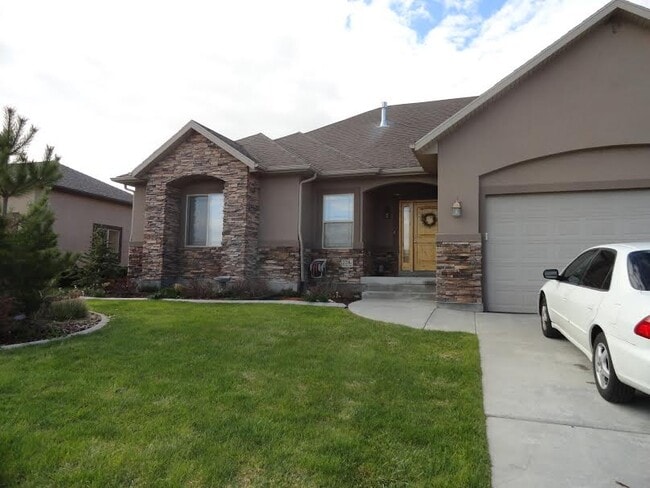 Building Photo - 228 E Delgada Ln