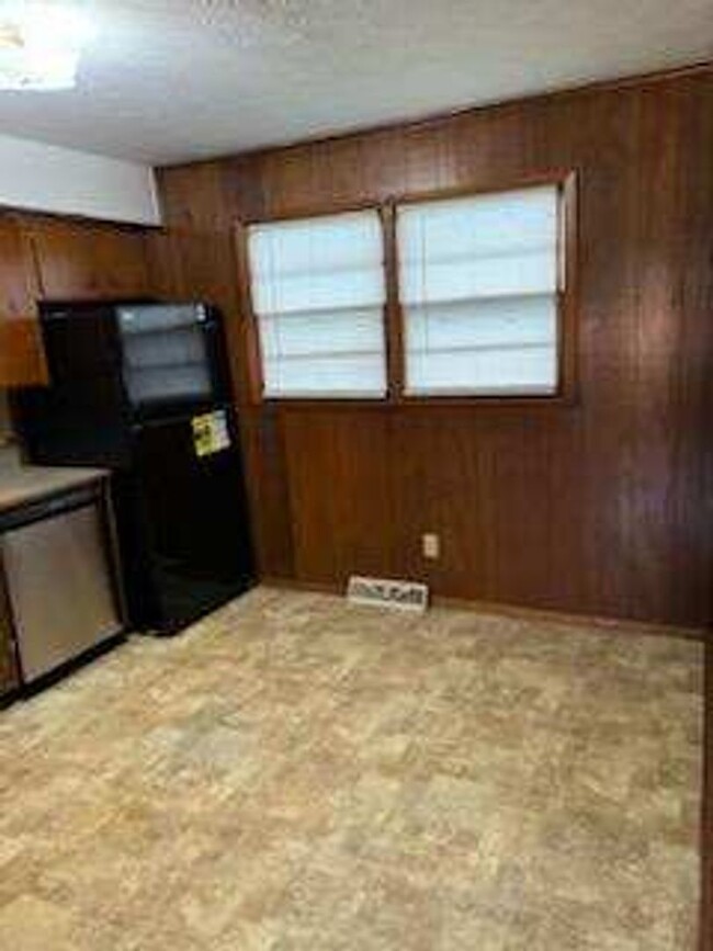 Building Photo - Cute clean 1 bedroom 1 bath apartment