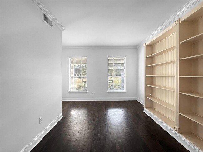 Building Photo - 118 Fox Run Dr