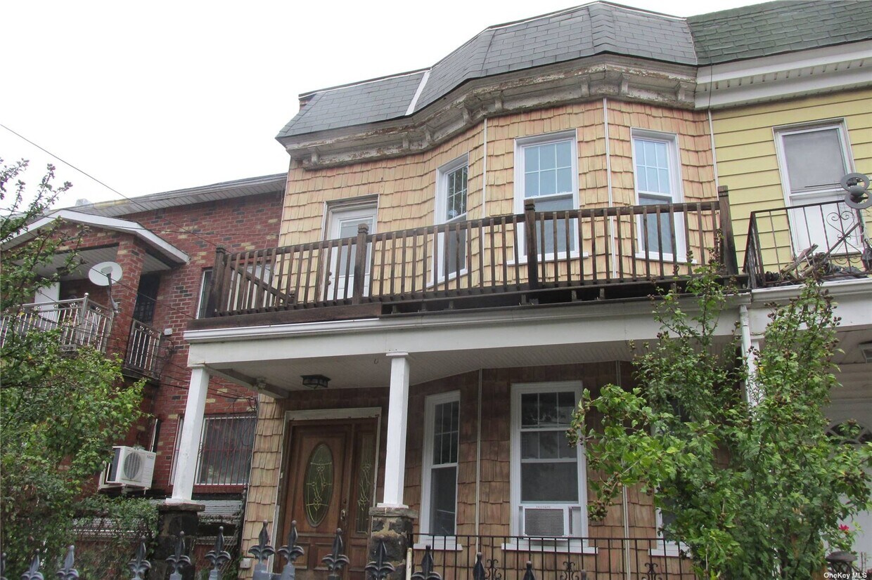 Primary Photo - 84-31 101st St