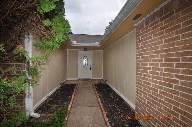 Foto del edificio - 2706 Sunbird Dr