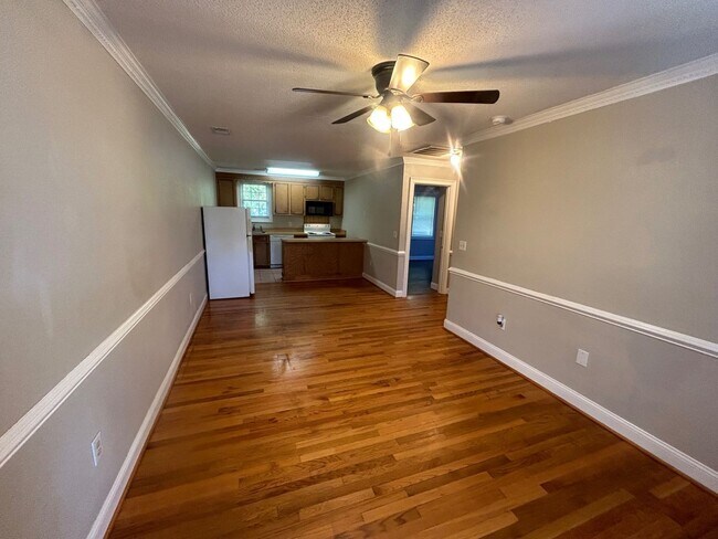 Foto del edificio - 1019 Monticello St