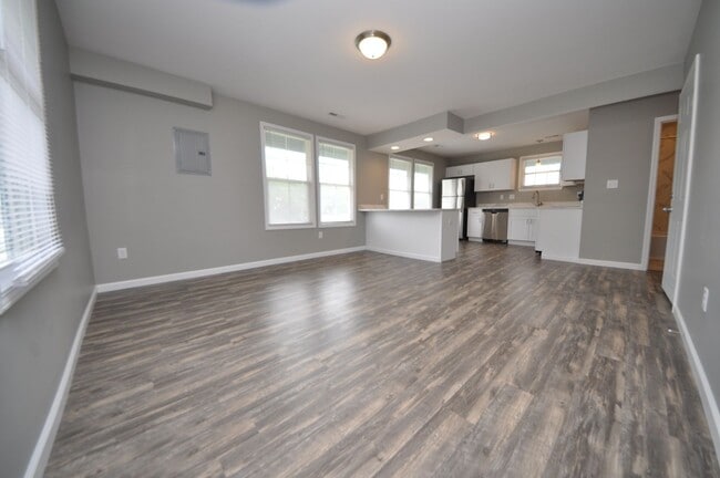 Building Photo - P4 - S Linn (Wentzville)