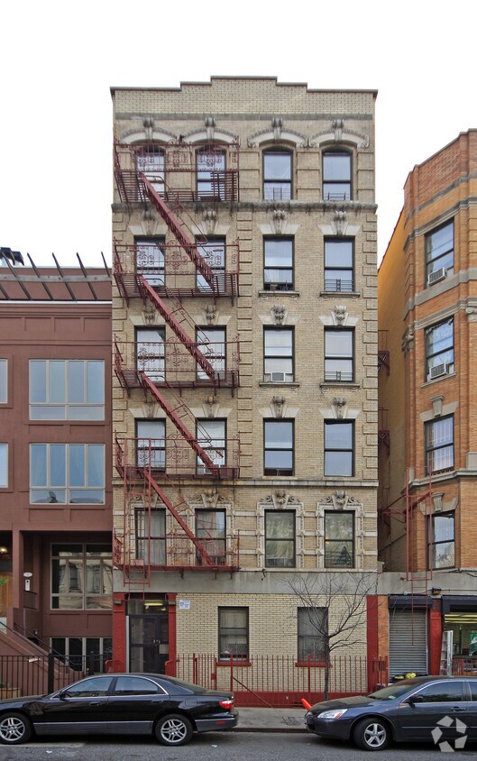 Primary Photo - 5 W 131st St