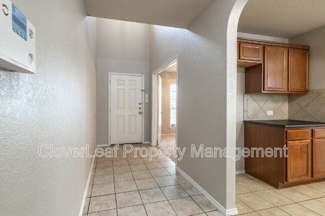 Building Photo - 2424 Dimmitt Dr
