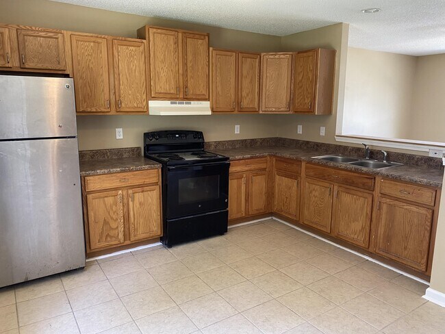 Building Photo - 7941 Magnolia Crest