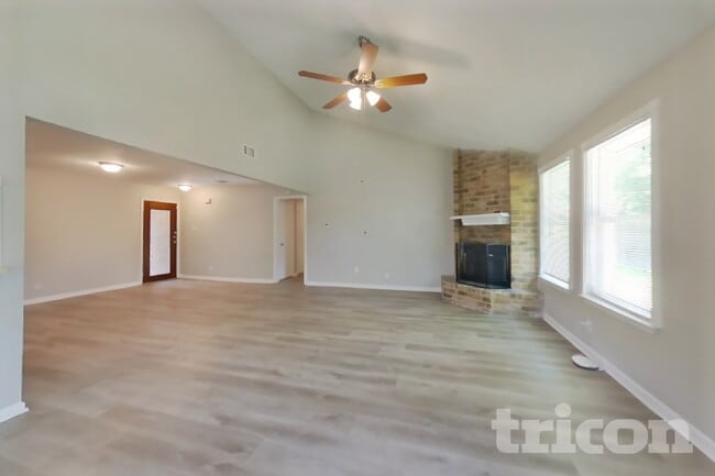 Foto del edificio - 13307 Venice Cir