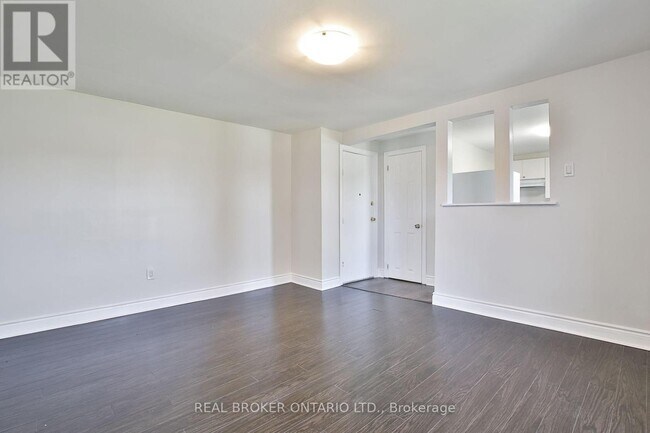 Building Photo - 252 Sixth St
