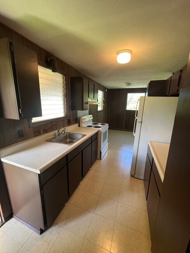 Building Photo - 3bd/1.5bath in the Heart of Hilo