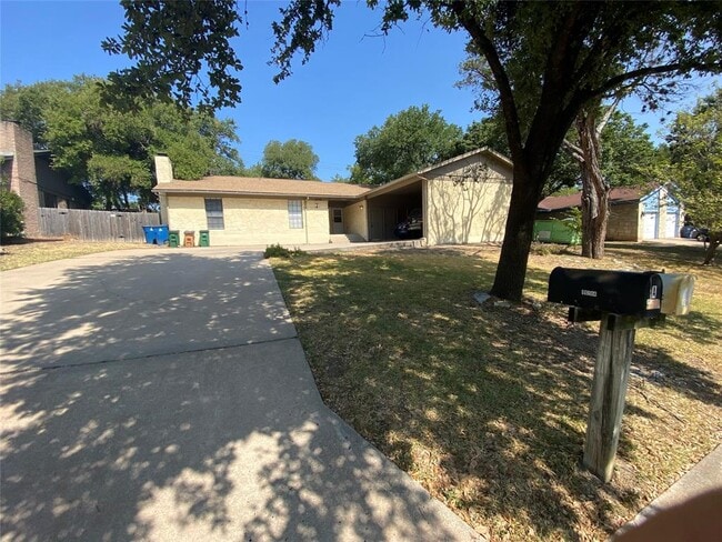 Building Photo - 11204 Brushy Glen Dr