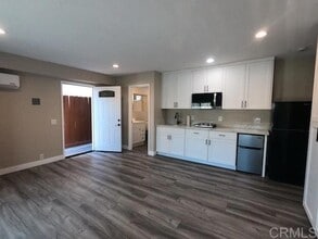 Building Photo - 1020 Fuchsia Ln