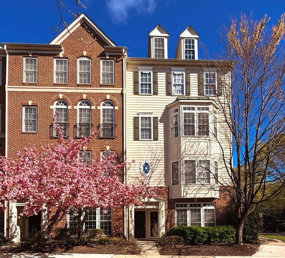 Photo - 605 Whetstone Glen St (Gaithersburg, MD)