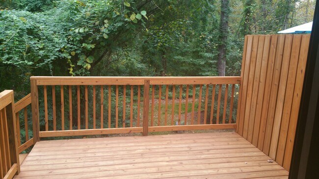 Building Photo - 3 BR 2 1/2 BA Townhome for Rent - 6533 Eng...