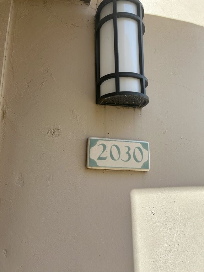 Building Photo - 2 Bedroom/2 bath Condo in the Mission de L...