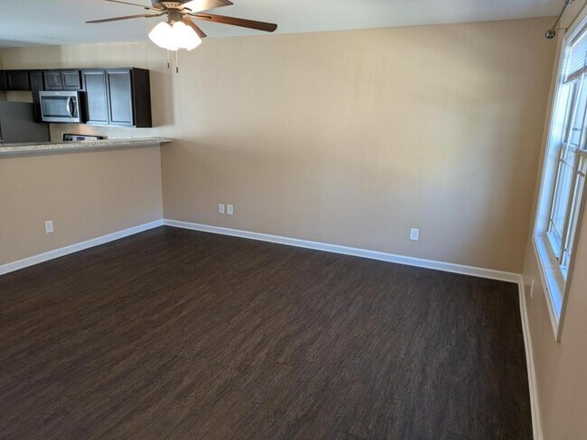 Foto del edificio - 150 Mayhew Rd