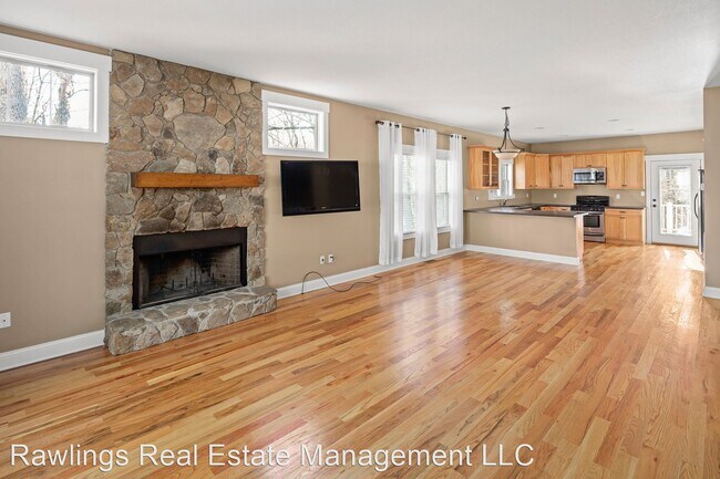 Building Photo - 3 br, 2.5 bath House - 34 Pinecroft Road