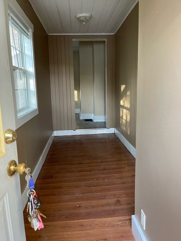 Primary Photo - 226 Hawkeye Ave