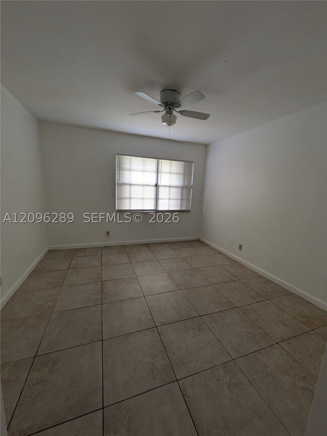 Building Photo - 1326 SW 75th Ave