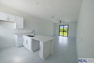 Building Photo - 1045-1047 Jaguar Blvd