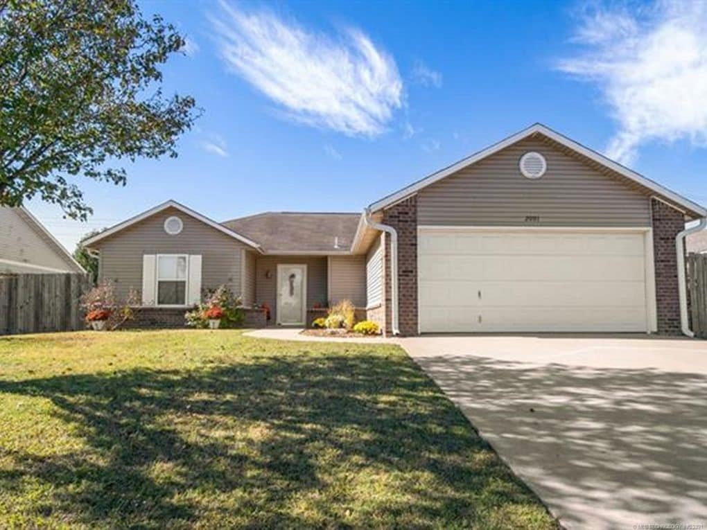 2001 N Chambers Ave, Claremore, OK 74017 House Rental in Claremore