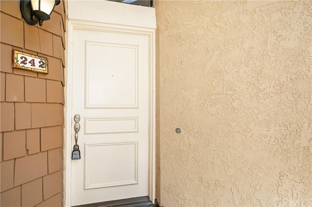 Building Photo - 242 Pineview