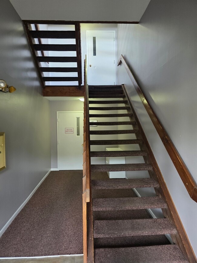 Building Photo - 1440 Hollow Run