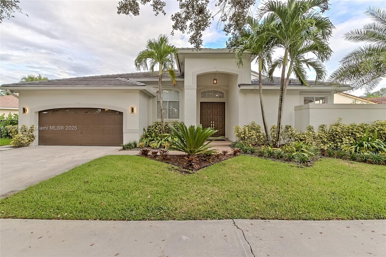 Primary Photo - 3050 Lakewood Dr