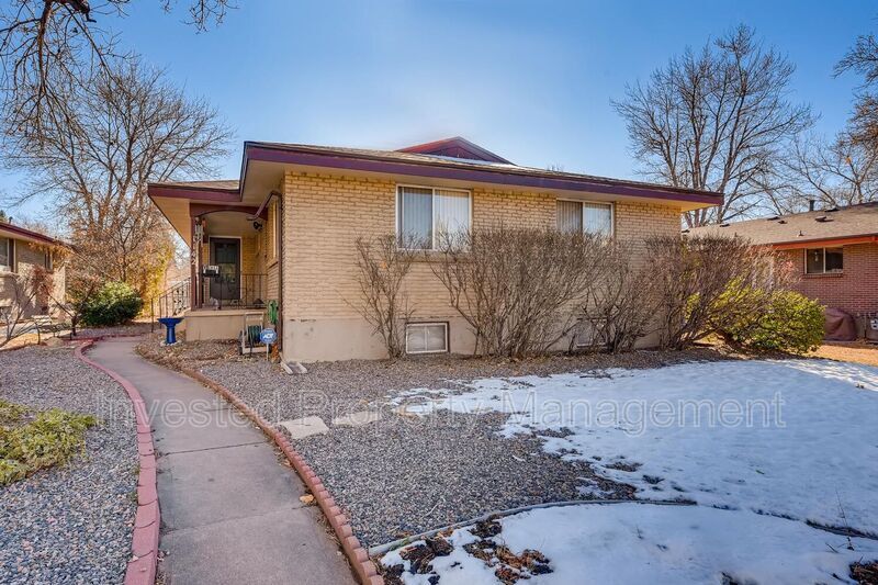 1142 W Ida Ave Unit B, Littleton, CO 80120 Condo for Rent in