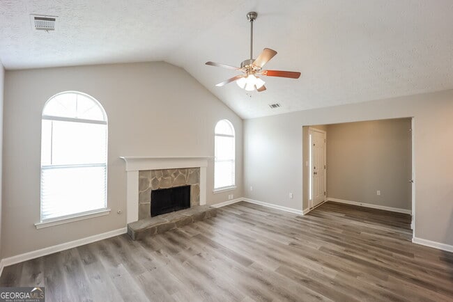 Building Photo - 186 Nicki Ct