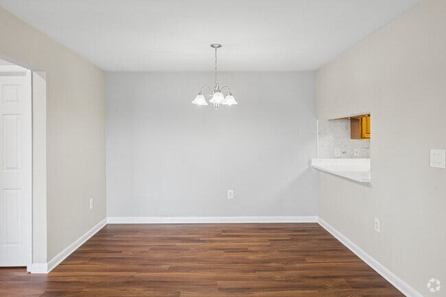 2BR, 2BA - 990SF - Dining Room - Barrington Apartments